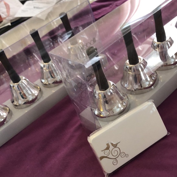 Dinner Guest Name Placeholders - Picture 1 of 2